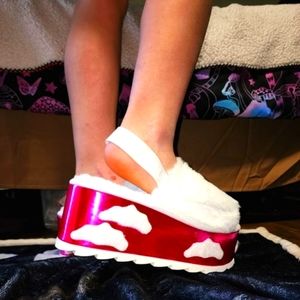 NWT Dolls Kill Sexy Bad Ass Holographic Pink And White Faux Fur Platforms